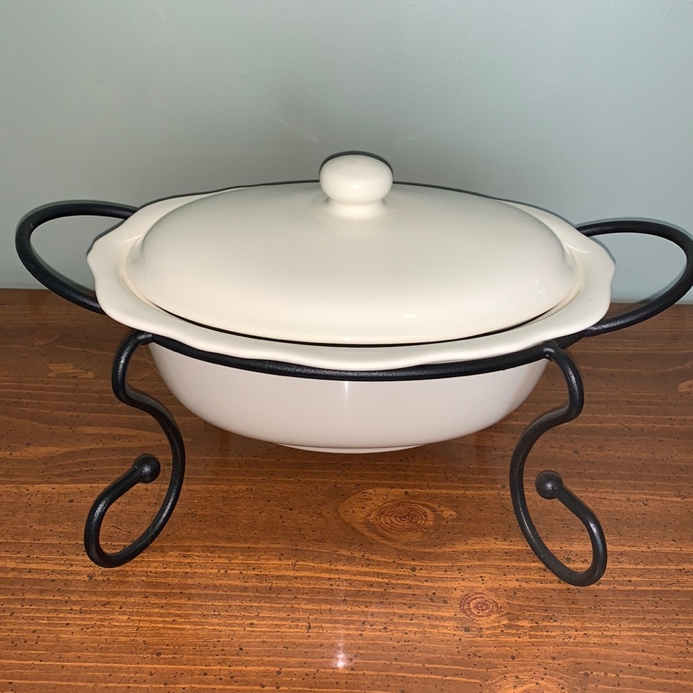 Southern Living at Home casserole and stand